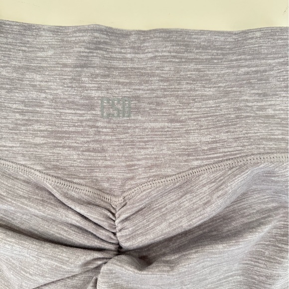 Crop shop Boutique Gray Marl 4” scrunch shorts size SMALL - Picture 4 of 4